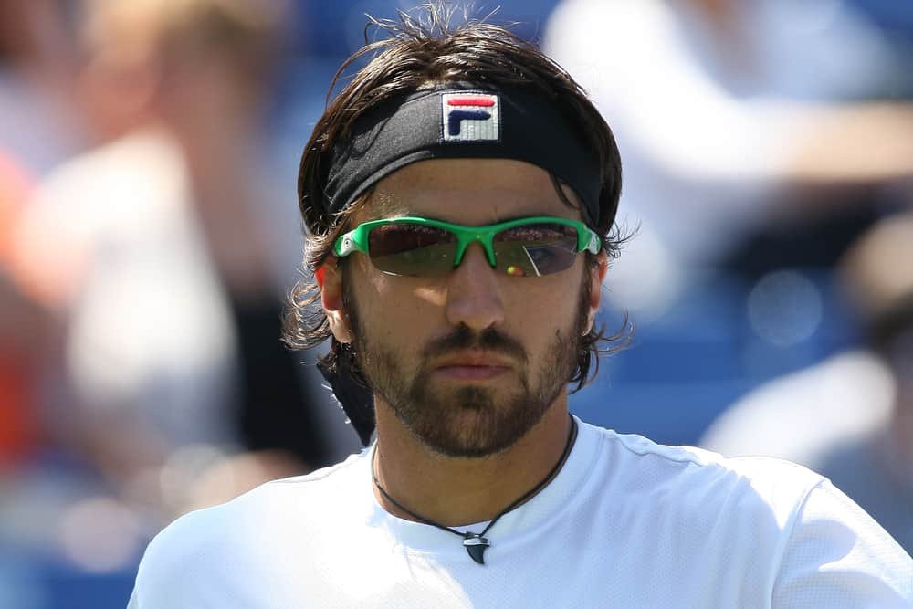 Why Don't (Most) Tennis Players Wear Sunglasses? - Sportsver